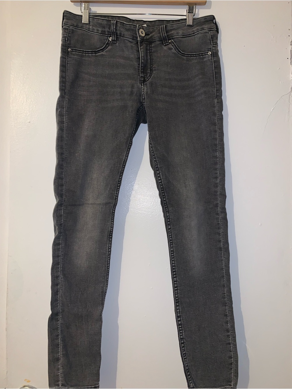 H&M Women's Charcoal Gray Skinny Jeans